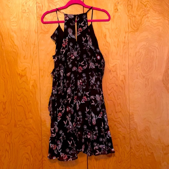Black and floral cocktail dress - Picture 3 of 3